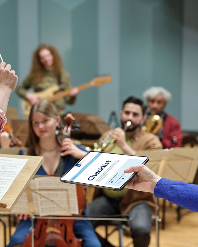 Roorda en Belastingdienst bieden helpende hand